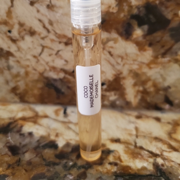Chanel COCO MADEMOISELLE Eau De Parfum, travel size or sample - Picture 2 of 7